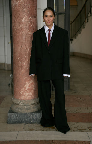 Straight-сut blazer with structured shoulders