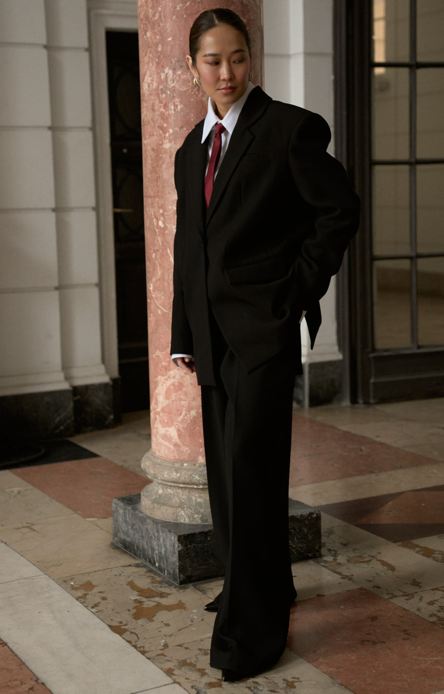 Straight-сut blazer with structured shoulders