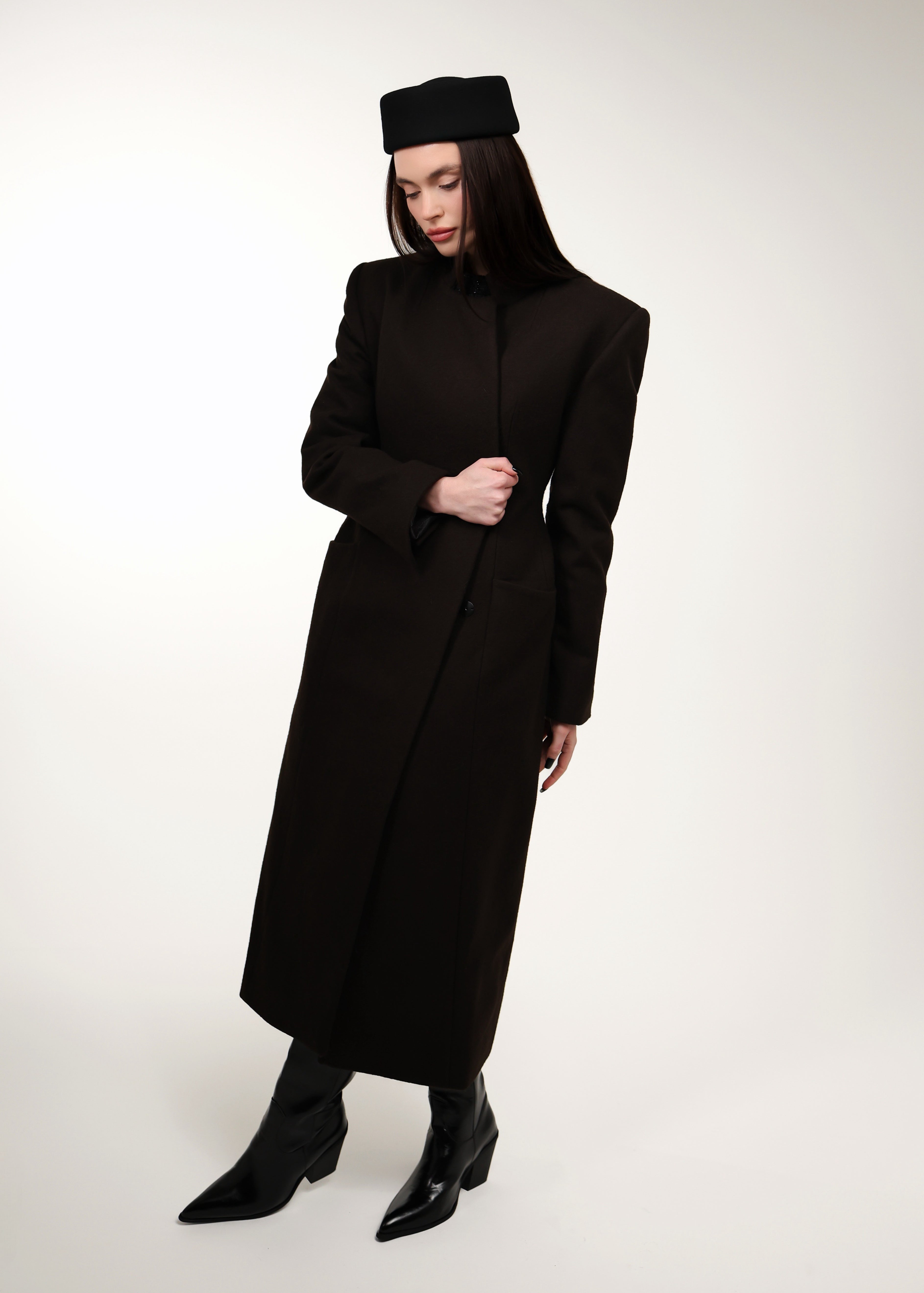 Unisex maxi trench coat with structured shoulders – Dotem store