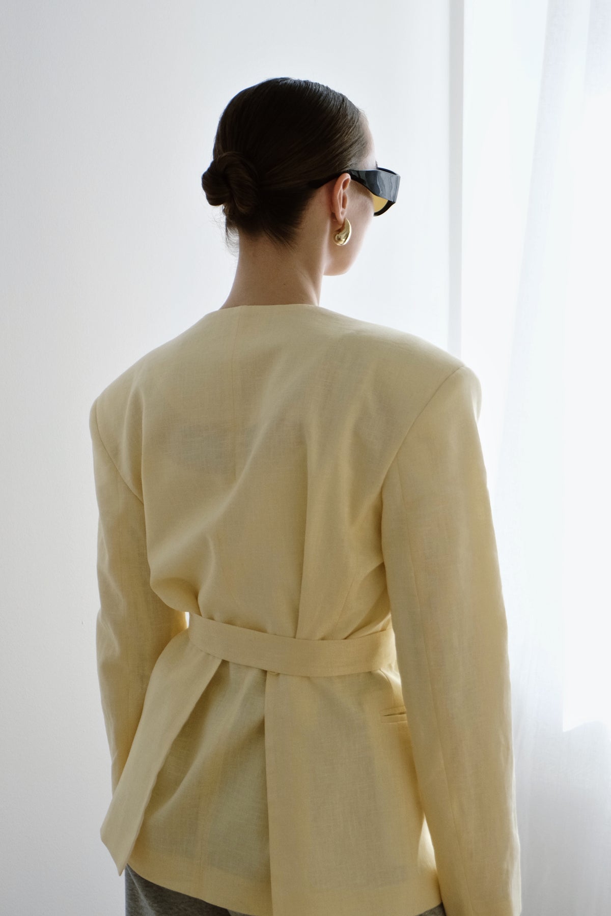Linen multi-way blazer with structured shoulders
