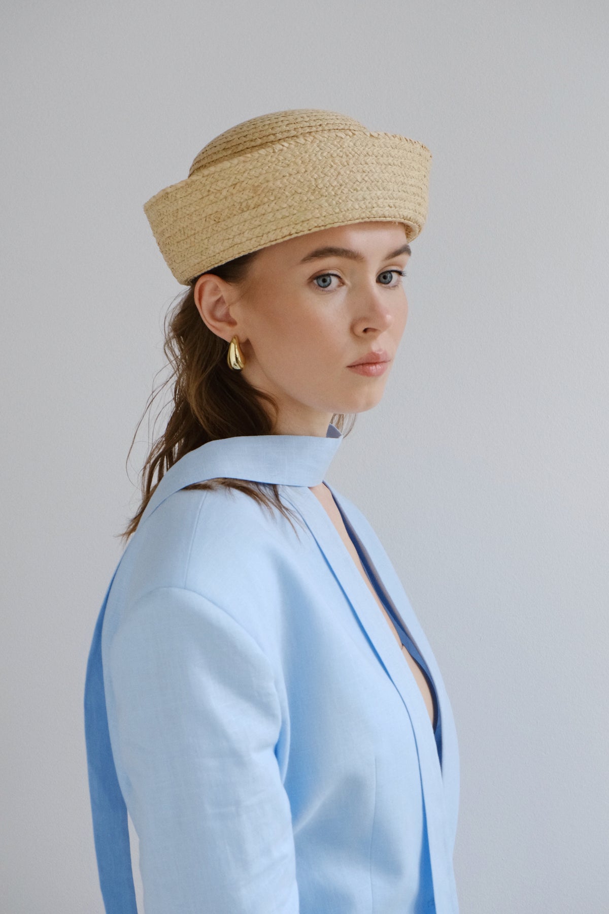 Linen multi-way blazer with structured shoulders